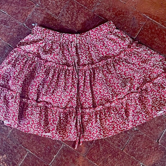 Red Floral Ruffled Mini Skirt - Picture 1 of 2